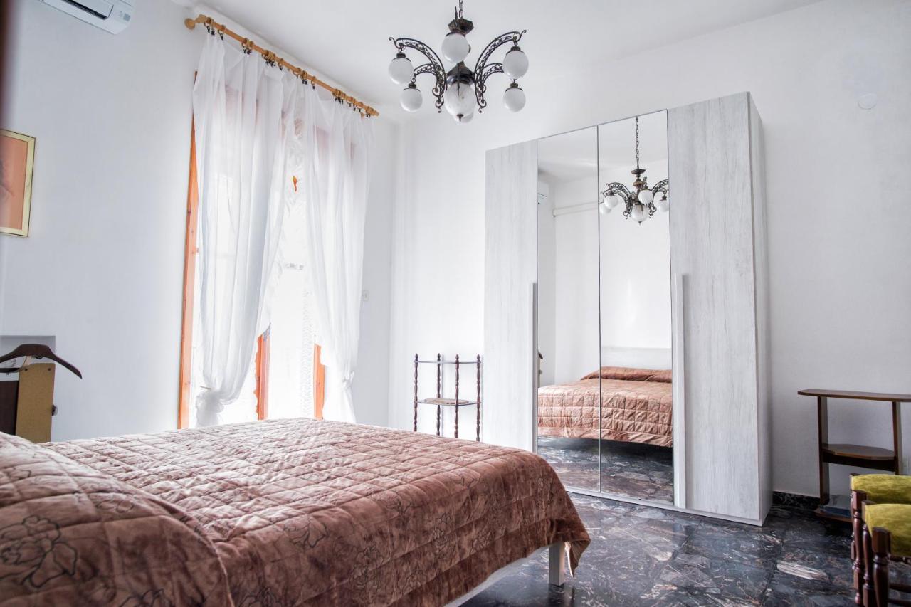 La Casa Gialla Виетри Экстерьер фото